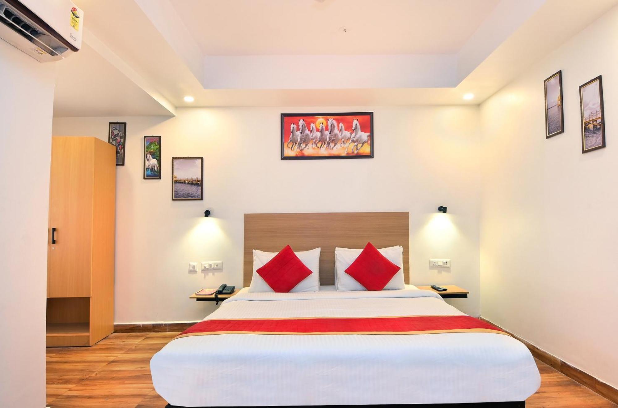 Hotel Red York By Byob Hotels Noida Exterior foto